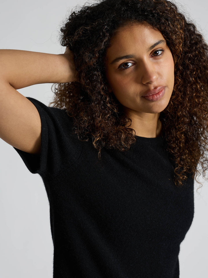 Cashmere T-shirt "Fresh" - black - 100% pure Cashmere - Scandinavian design - Kashmina of Norway