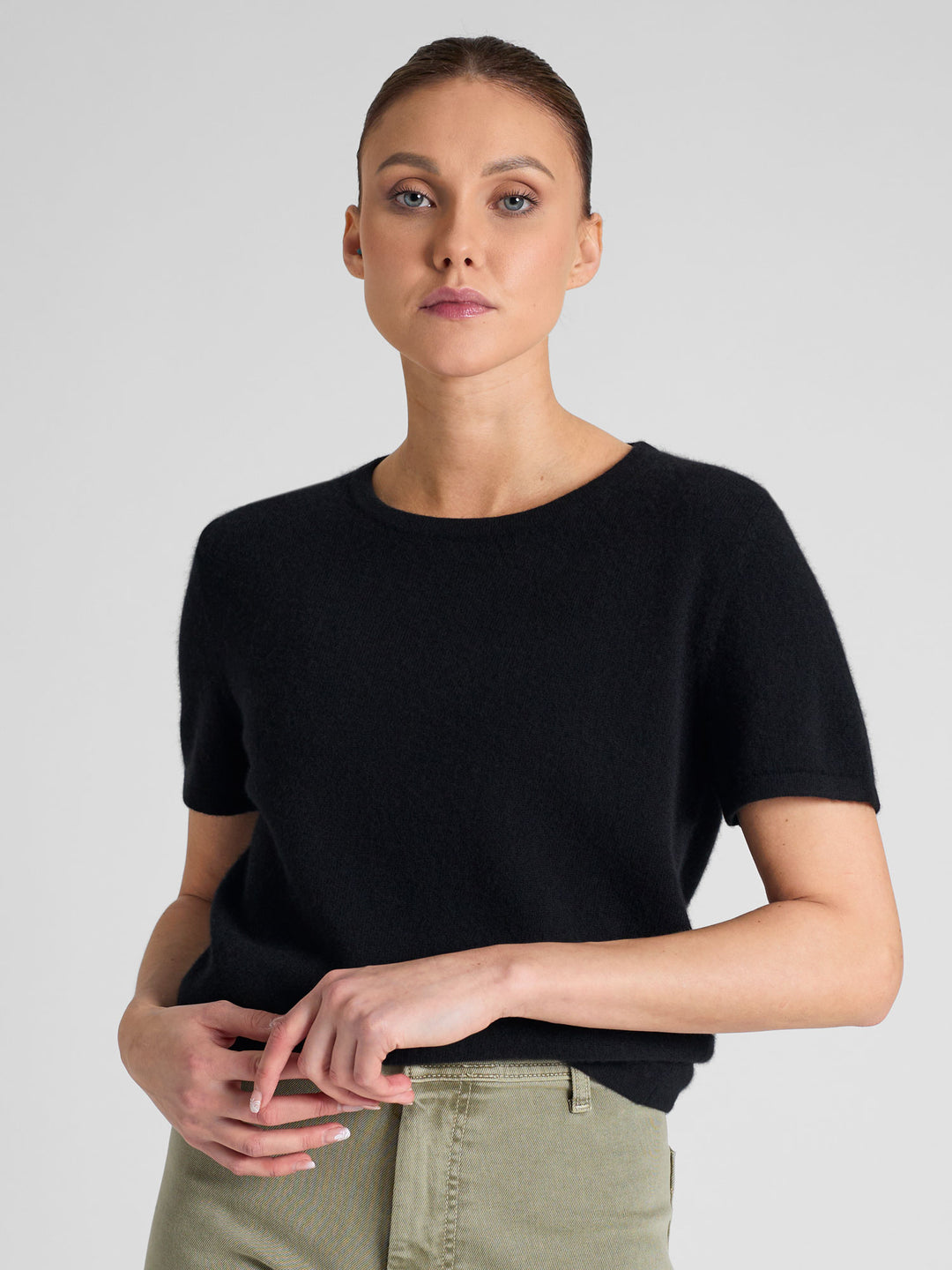 Cashmere t-shirt "fresh" in 100% pure cashmere. Scandinavian design by Kashmina. Color: Black.