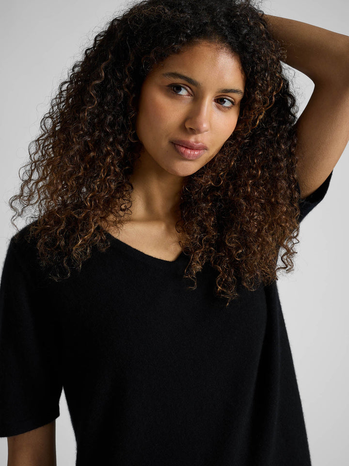 Cashmere T-shirt "Iben" - black - 100% pure Cashmere - Scandinavian design - Kashmina of Norway