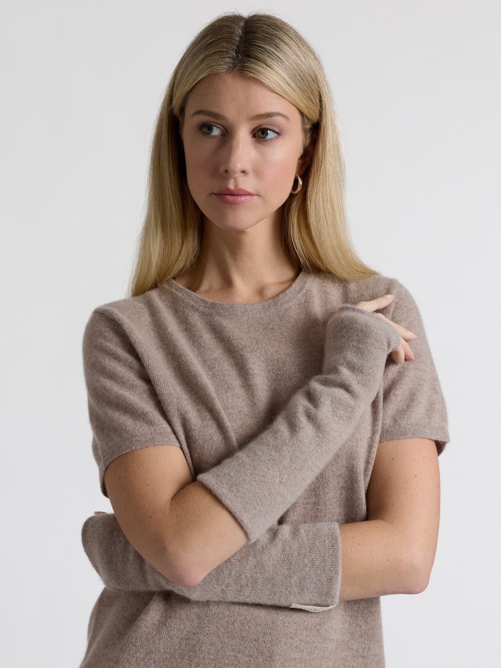 Pulsvarmere "Gulli" i 100% ren kashmir. Norsk design fra Kashmina. Farge: Toast.