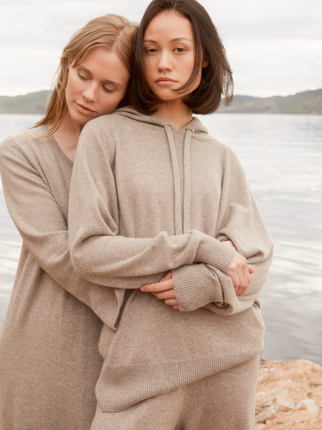 Cashmere sweater "Lux Hoodie" - toast - 100% pure Cashmere - Scandinavian design - Kashmina of Norway