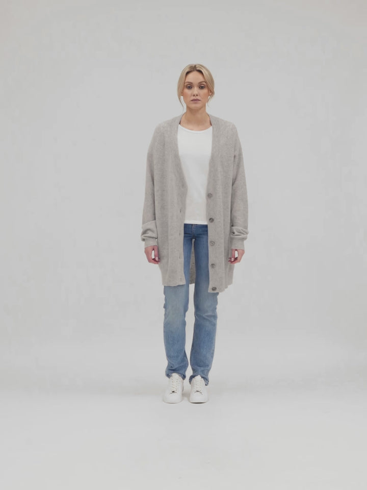 Cashmere cardigan "Lykke" 100% pure cashmere. Scandinavian design. Color: Light Grey
