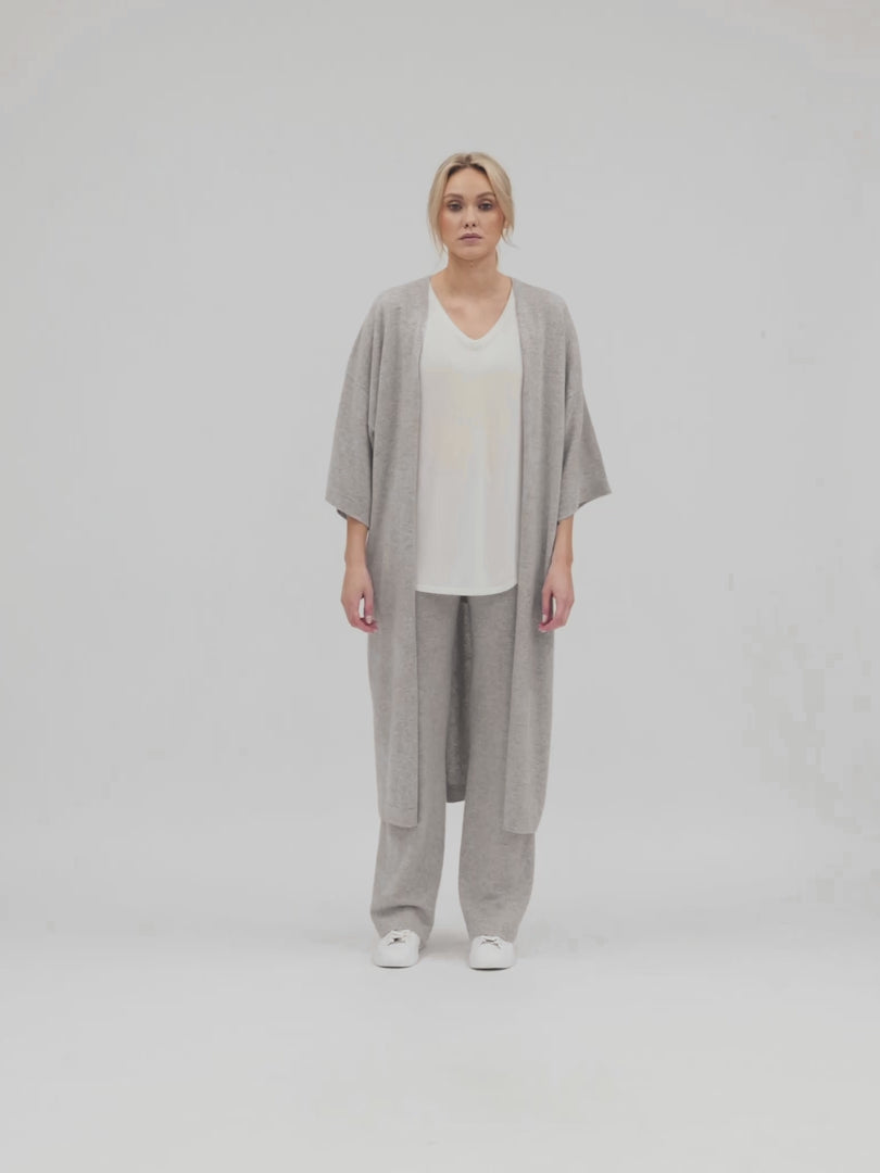 Cashmare cardigan "Kaftan" 100 % cashmere . Norwegian design from Kashmina. Color: light grey