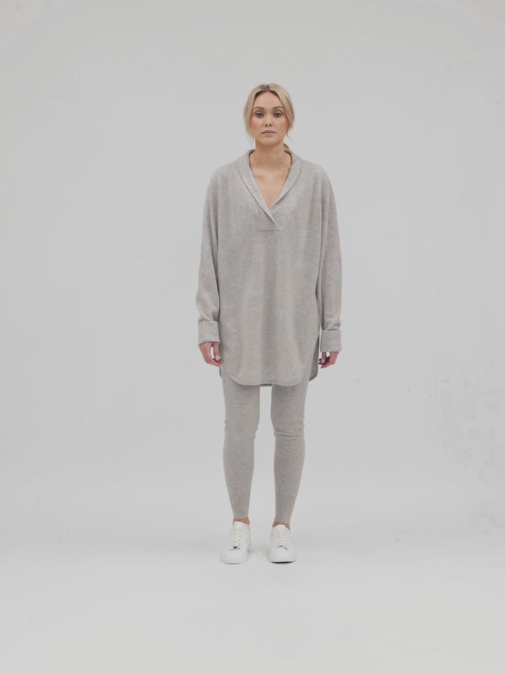 Cashmere sweater "Ida". Color: Light Grey. 100% cashmere. Scandinavian design by Kashmina.