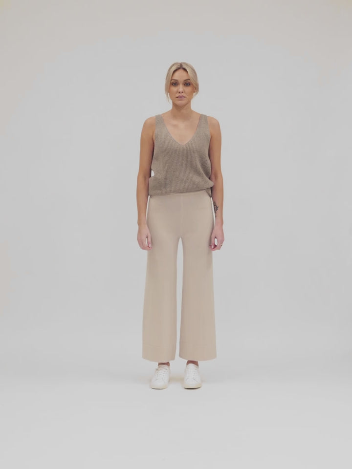 Cashmere pants "Engla" in 100% pure cashmere. Color: Pearl. Scandinavian design by Kashmina.