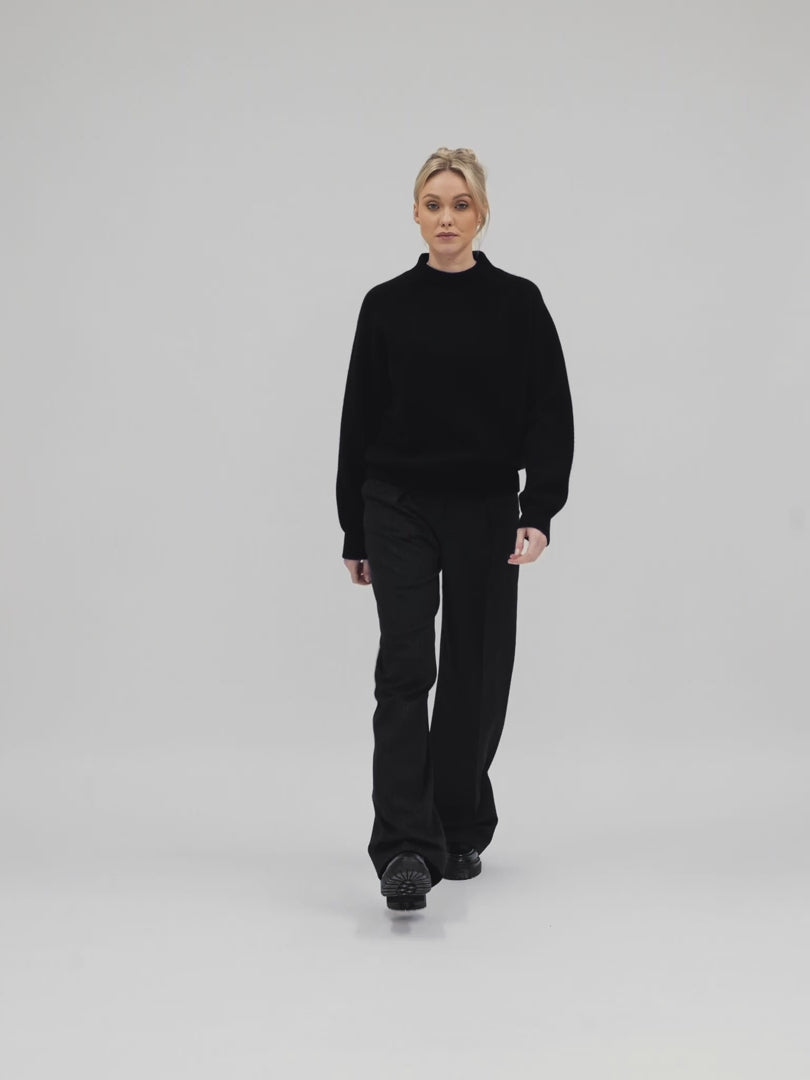 Black cashmere sweater "snowflake" in 100% pure cashmere. Scandinavian design by Kashmina