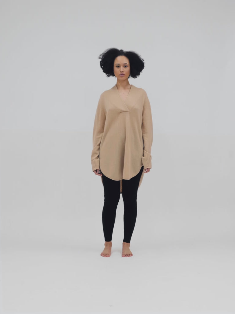 cashmere sweater Big shirt in 100% cashmere by Kashmina, sand color