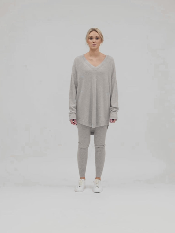 cashmere sweater v-neck from Kashmina 100% pure cashmere, light grey