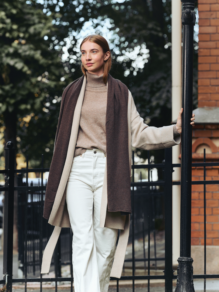Cashmere scarf "Signature" - dark brown