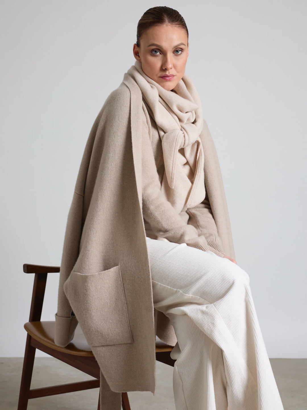 Cashmere scarf "Triangle" - cream - 100% pure Cashmere - Scandinavian design - Kashmina of Norway