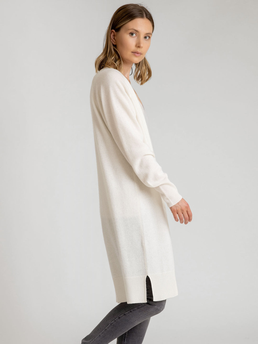 cashmere cardigan "Flow knee" 100% cashmere from Kashmina. 