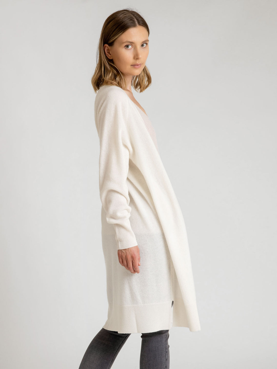 cashmere cardigan "Flow knee" 100% cashmere from Kashmina. 