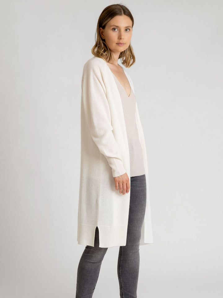 cashmere cardigan "Flow knee" 100% cashmere from Kashmina. 