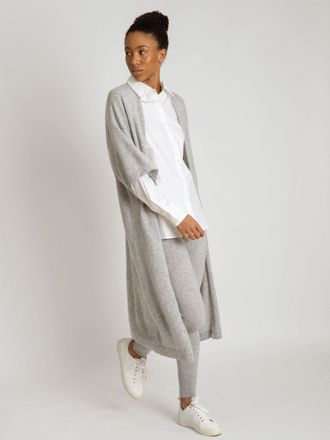 Cashmare cardigan "Kaftan" 100 % cashmere . Norwegian design from Kashmina. Color: light grey