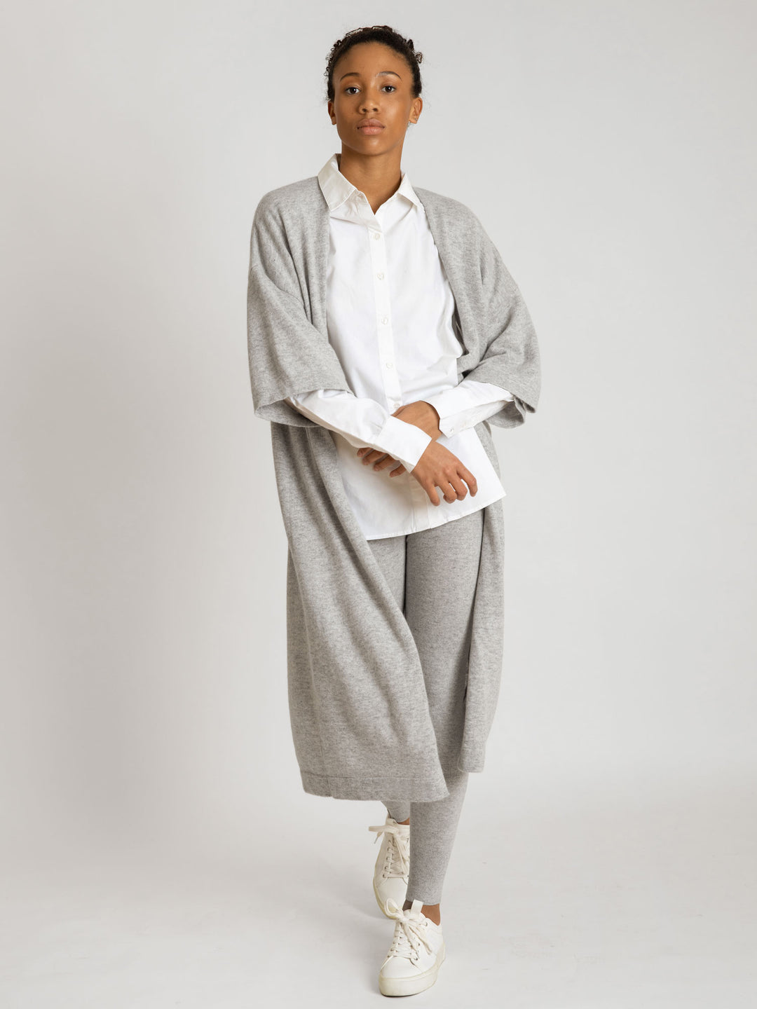 Cashmare cardigan "Kaftan" 100 % cashmere . Norwegian design from Kashmina. Color: light grey