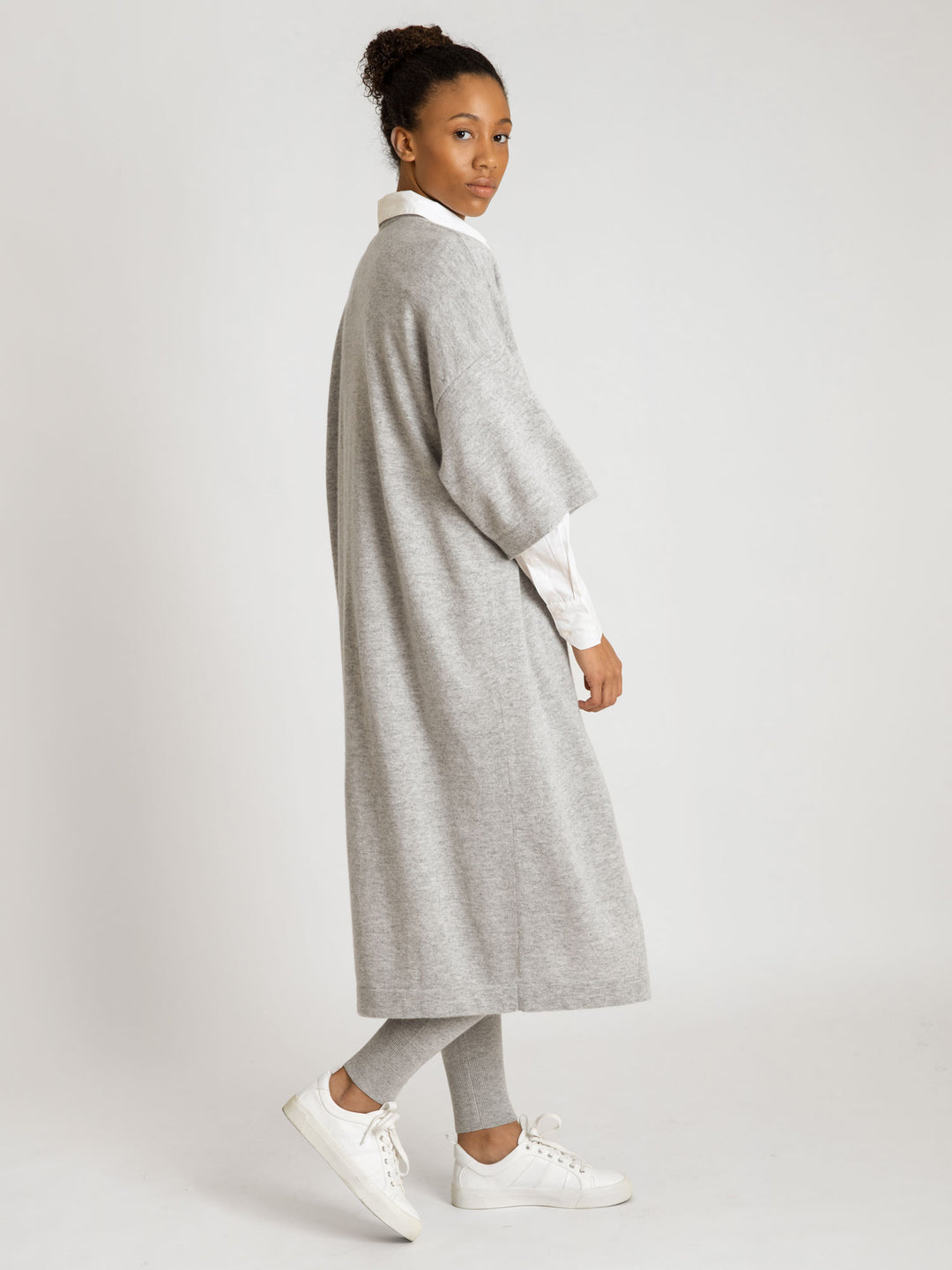 Cashmare cardigan "Kaftan" 100 % cashmere . Norwegian design from Kashmina. Color: light grey