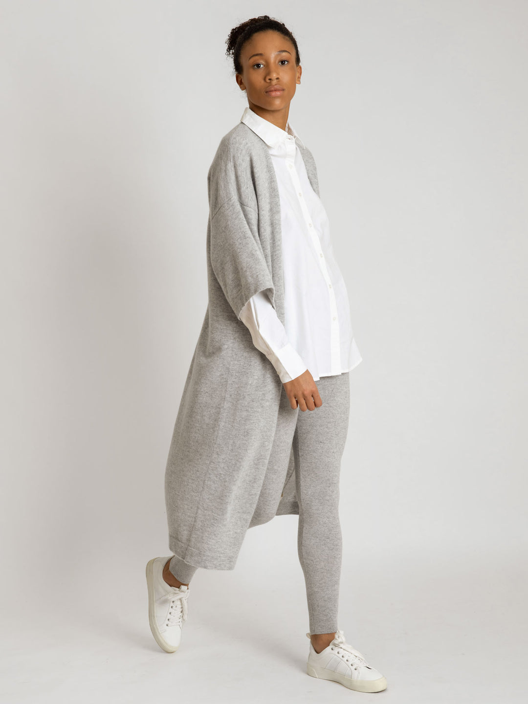 Cashmare cardigan "Kaftan" 100 % cashmere . Norwegian design from Kashmina. Color: light grey