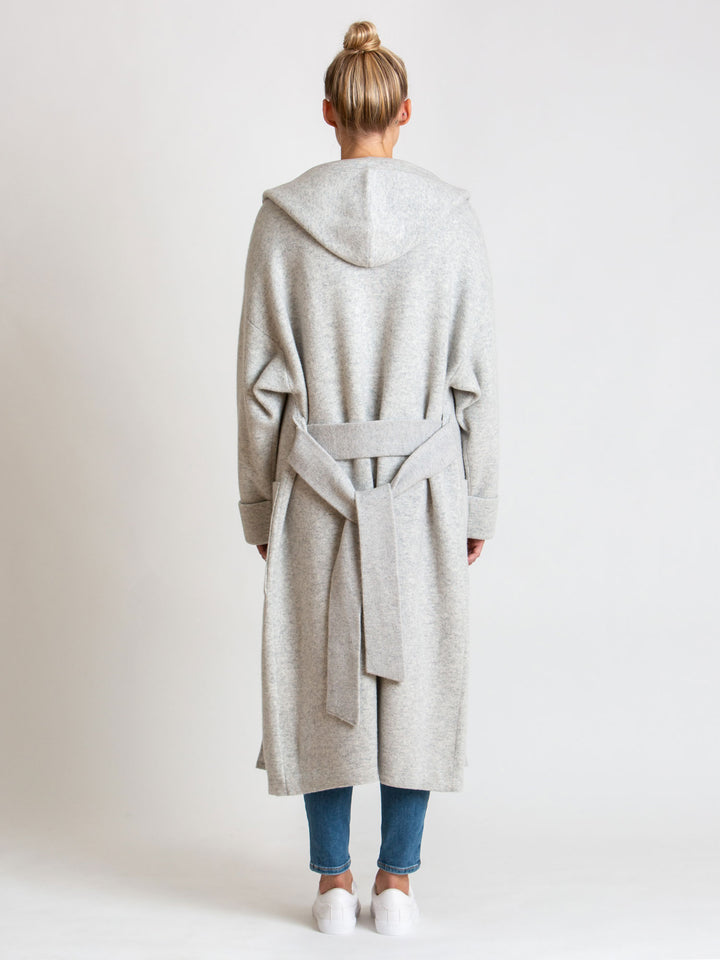 cashmere coat "Nora" with hood, from Kashmina. 100% cashmere, light grey