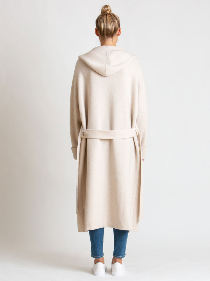 cashmere coat "Nora" with hood, from Kashmina. 100% cashmere, pearl