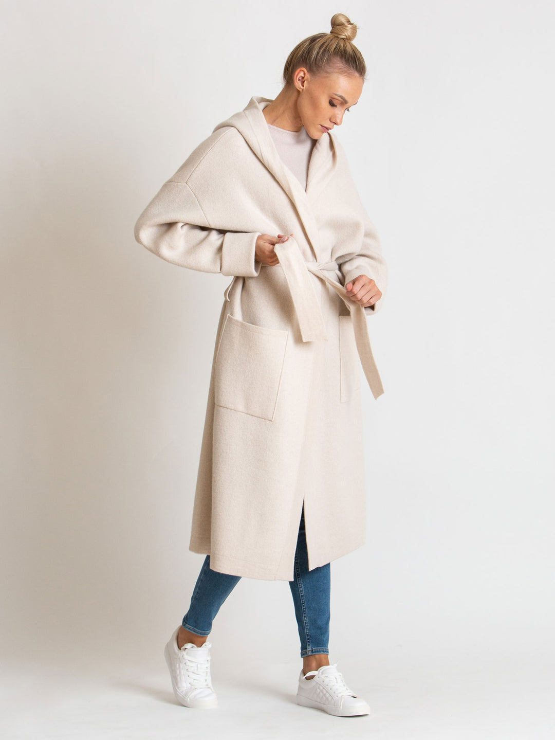 cashmere coat "Nora" with hood, from Kashmina. 100% cashmere, pearl