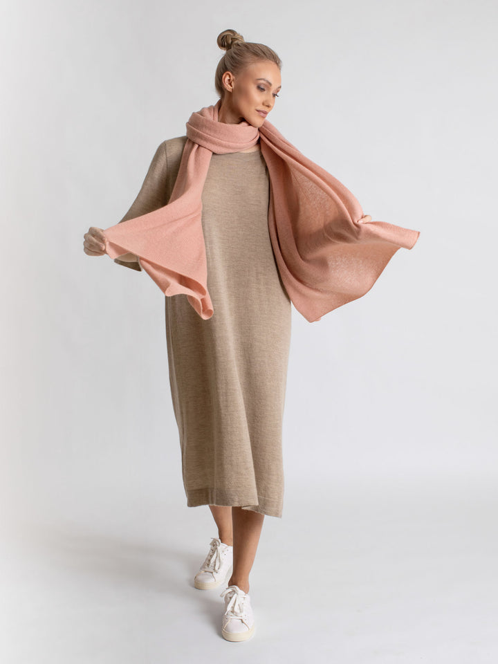 Air Tunic in 100% pure cashmere. Scandinavian design by Kashmina. Color: taupe.