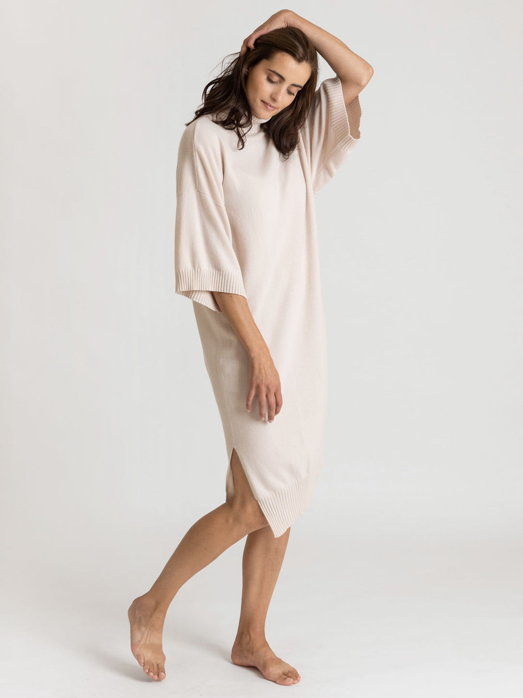Cashmere dress "Breeze" in  100% cashmere. Scandinavian design by Kashmina. Color: Pearl.