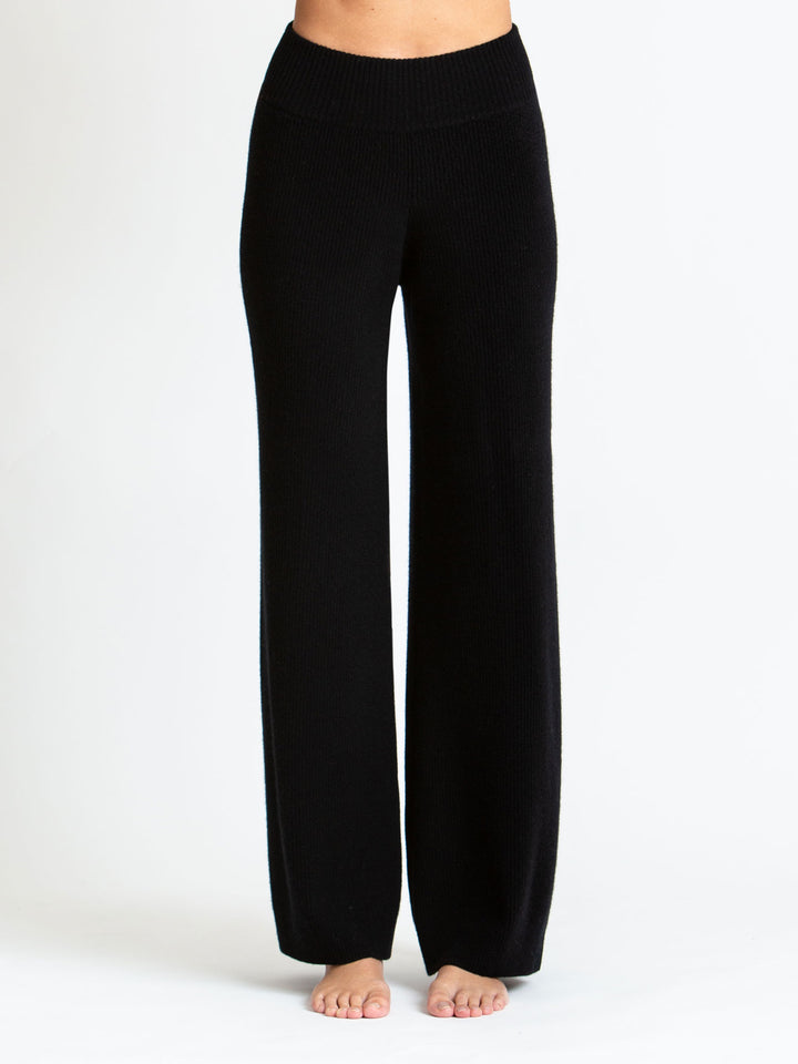 "North" cashmere pants in rib knit and 100% pure cashmere from Kashmina