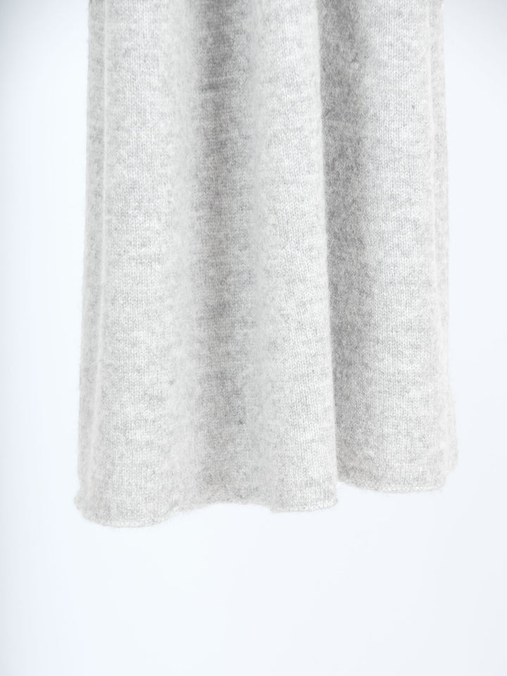 Cashmere scarf "Signature" grey, in 100% cashmere from Kashmina