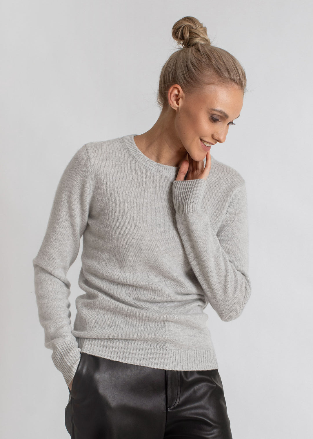 cashmere sweater light grey luxury kashmina norwegian design sustainable fashion