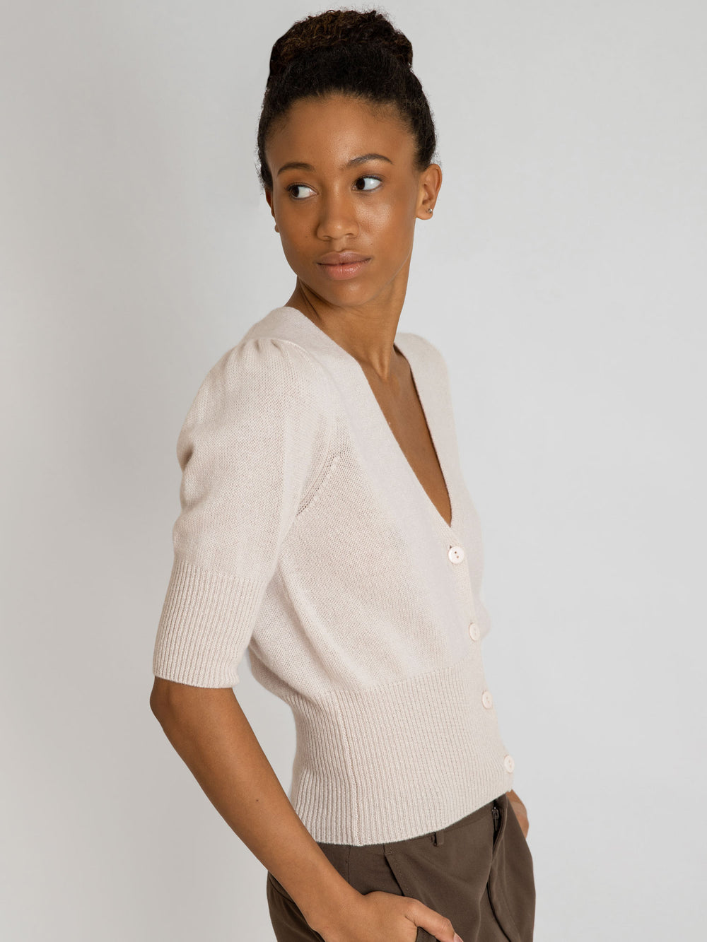 Cashmere cardigan Grace in 100% cashmere by Kashmina, color: pearl