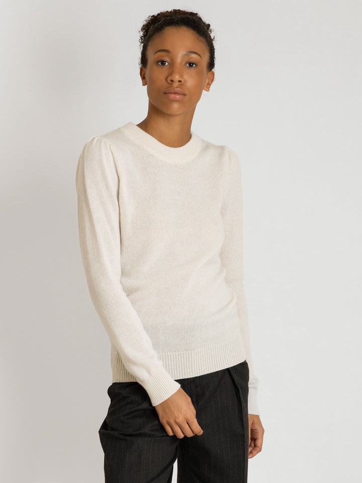 Cashmere sweater Lola in 100% cashmere by Kashmina. Color: white