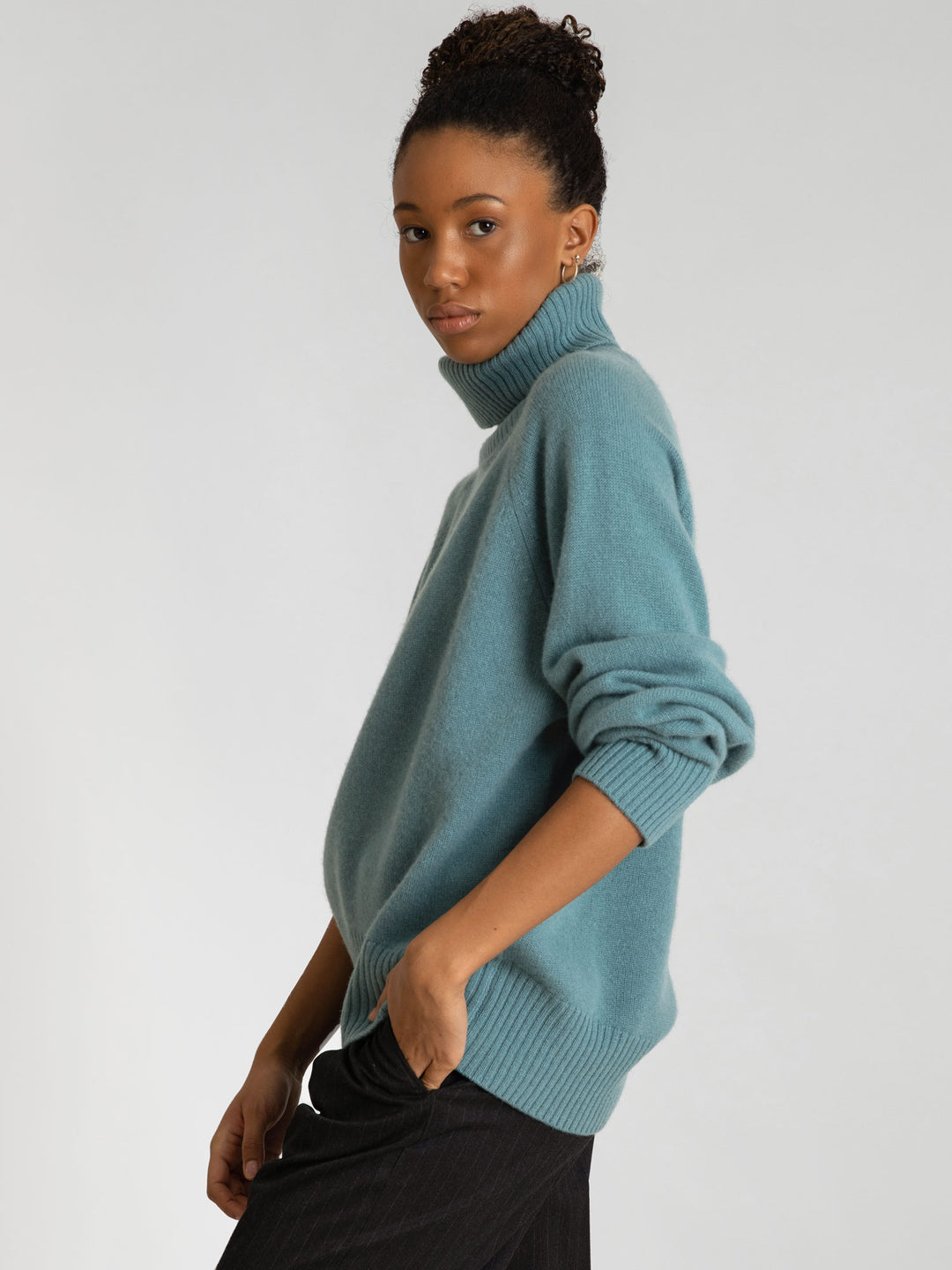 Turtle neck cashmere sweater Milano in 100% cashmere by Kashmna, color arctic blue/green. Scandinavian design.