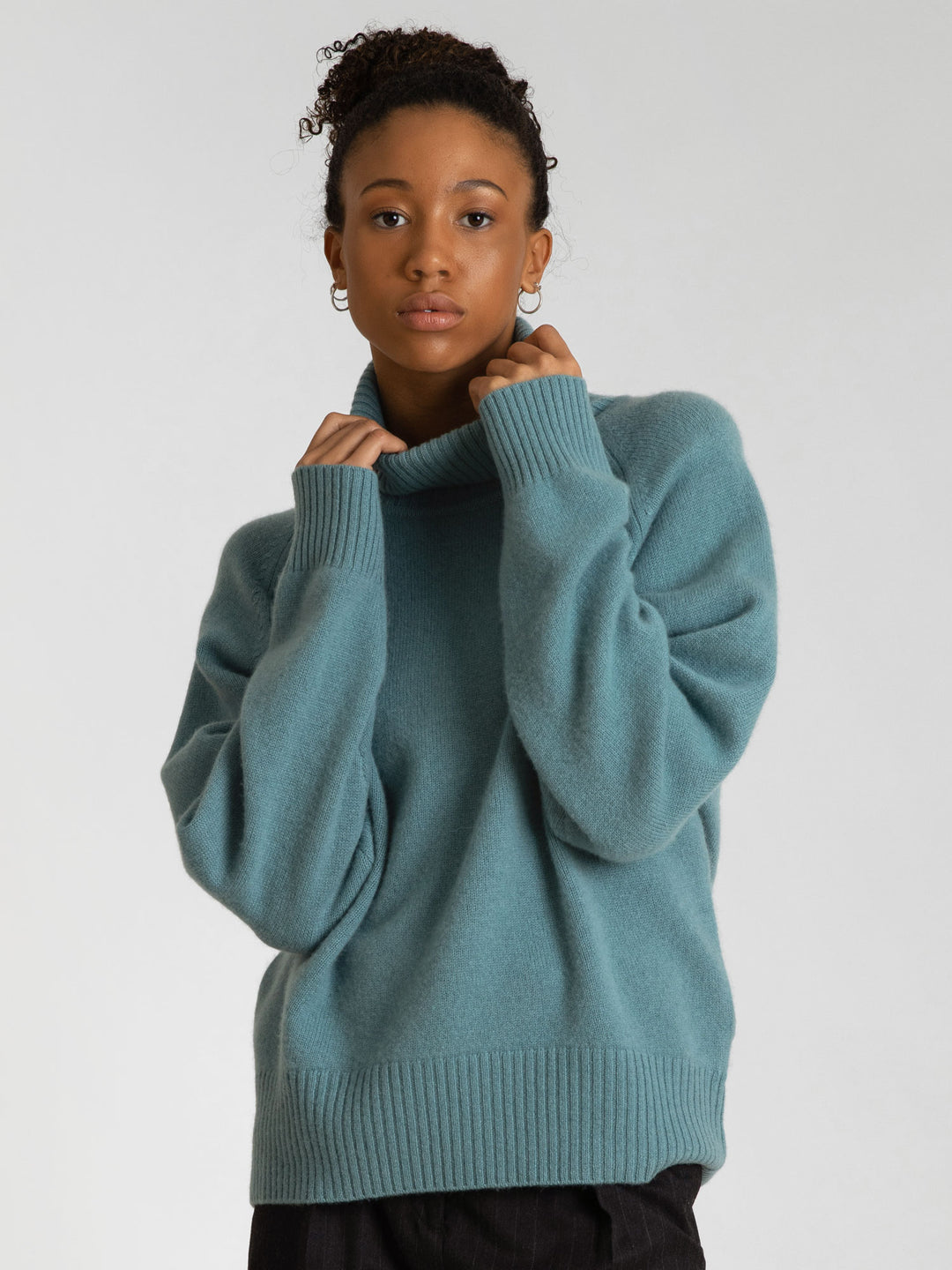 Turtle neck cashmere sweater Milano in 100% cashmere by Kashmna, color arctic blue/green. Scandinavian design.