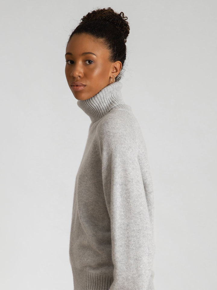 kashmina turtle neck cashmere sweater milano light grey wool Scandinavian design sustainable fashion