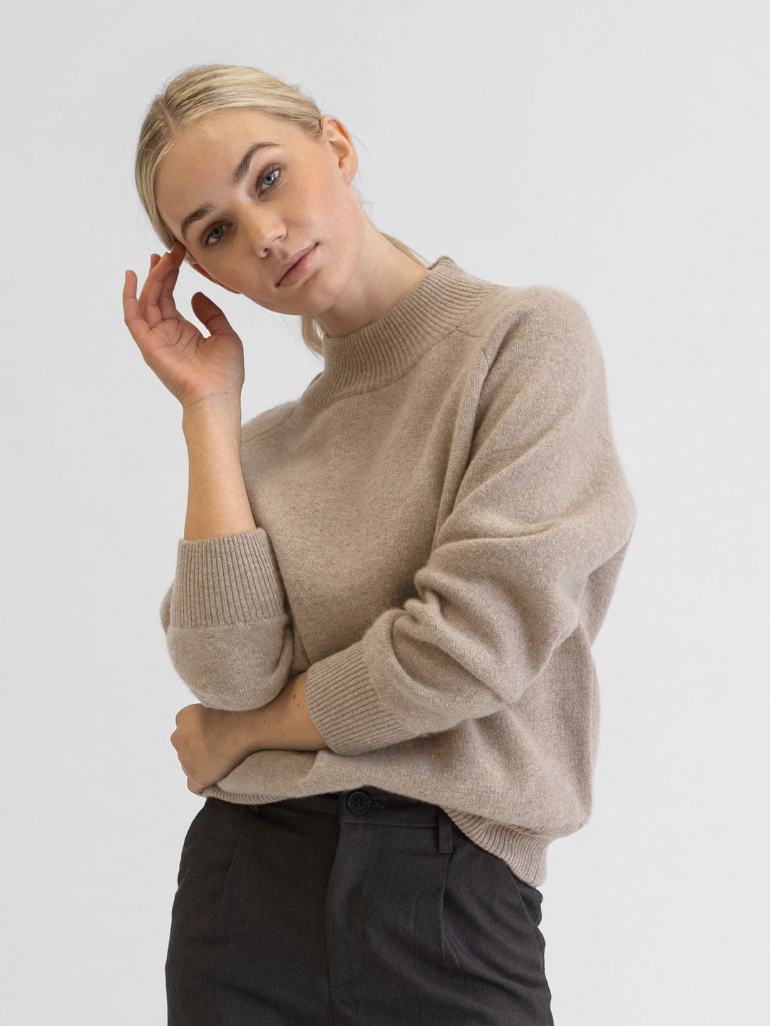 Toast - brown cashmere sweater "snowflake" in 100% pure cashmere. Scandinavian design by Kashmina