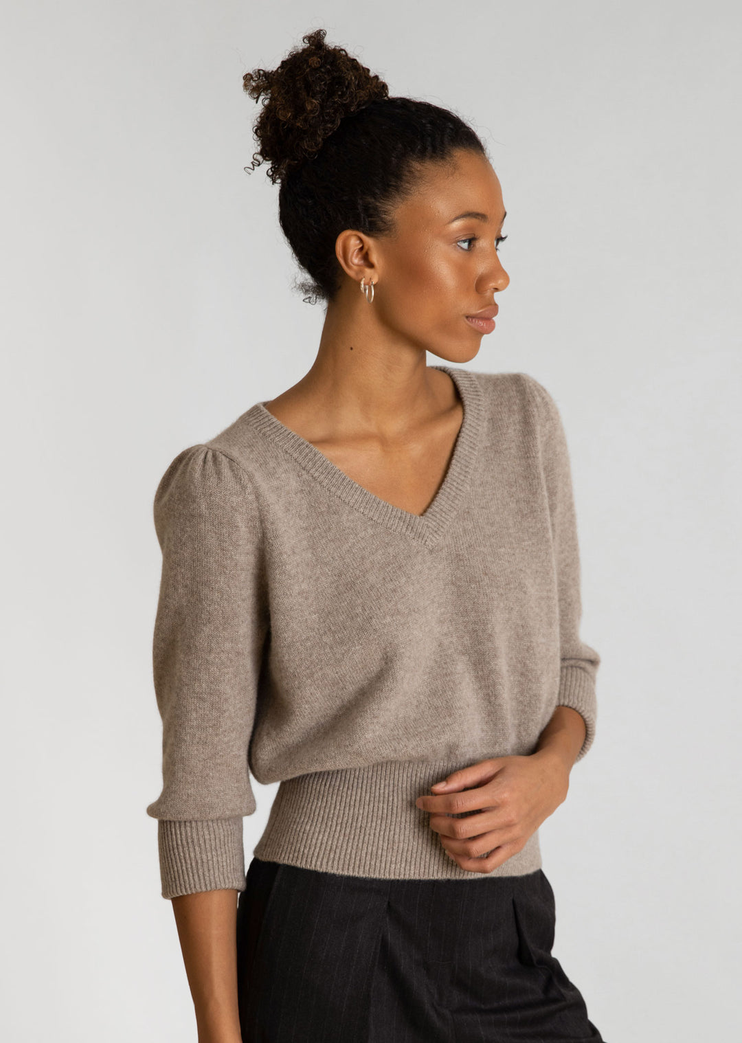 Cashmere sweater "Swan". Puff sleeve, 100% pure cashmere from Kashmina. Color: toast