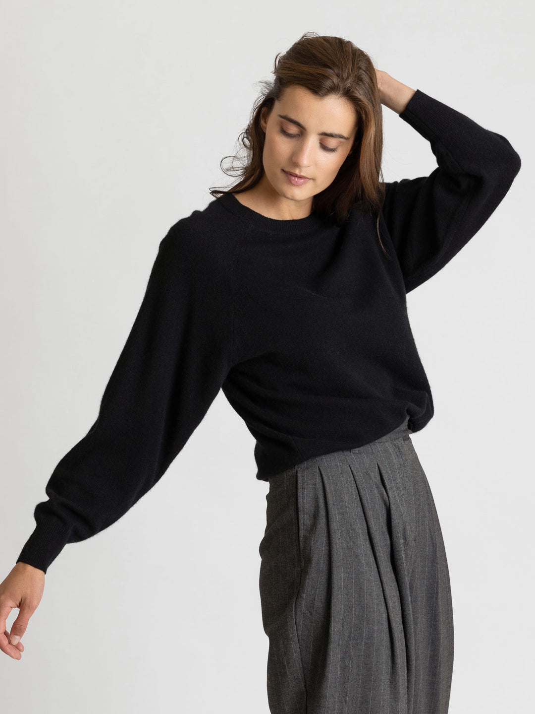 Oversized black cashmere sweater Embla, 100% cashmere from kashmina, Scadinavian design