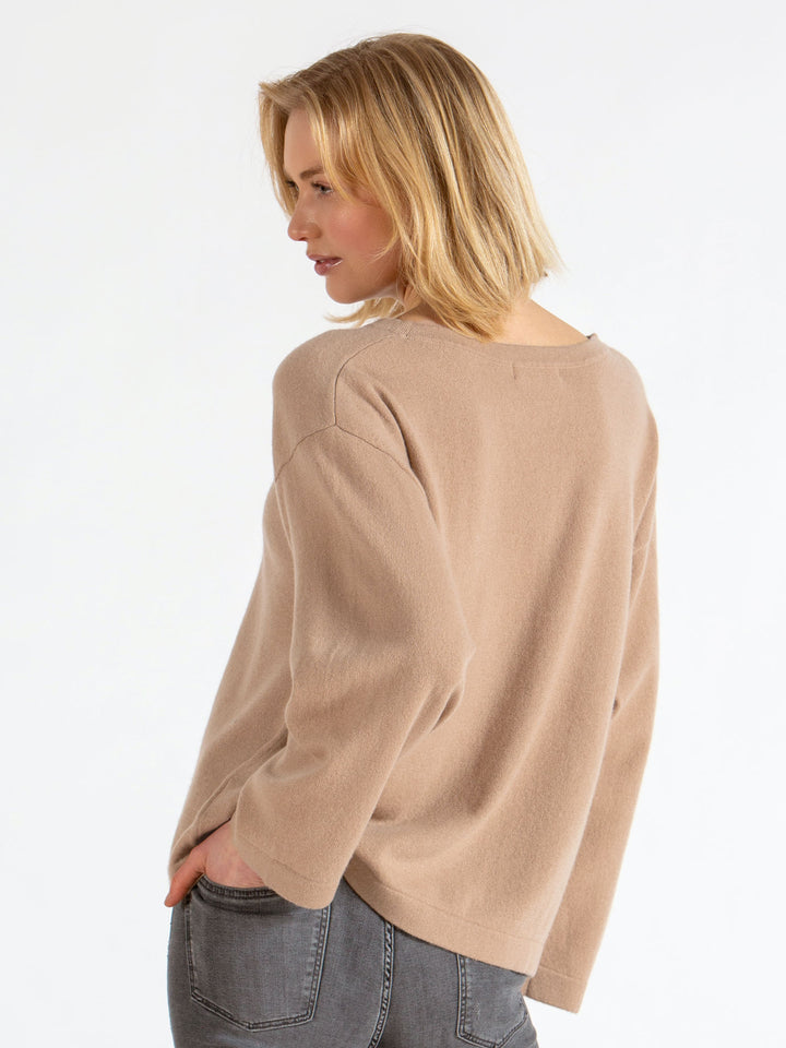 cashmere sweater, Flash, in 100% pure cashmere, by Kashmina, sand color, non itching wool sweater