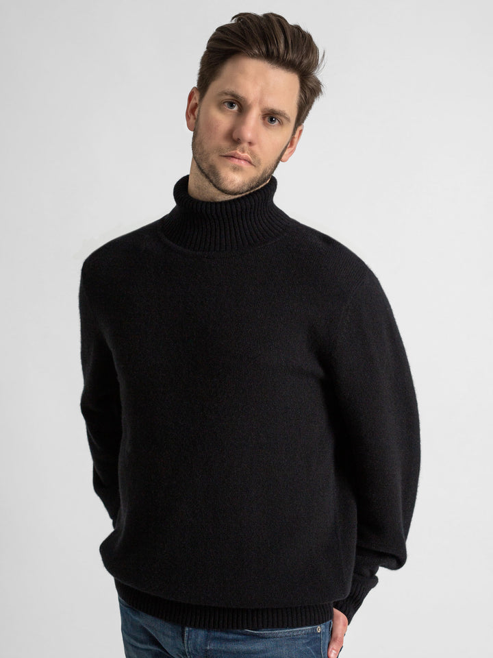 Turtle neck cashmere sweater. 100% cashmere. Scandinavian design. Color: Black
