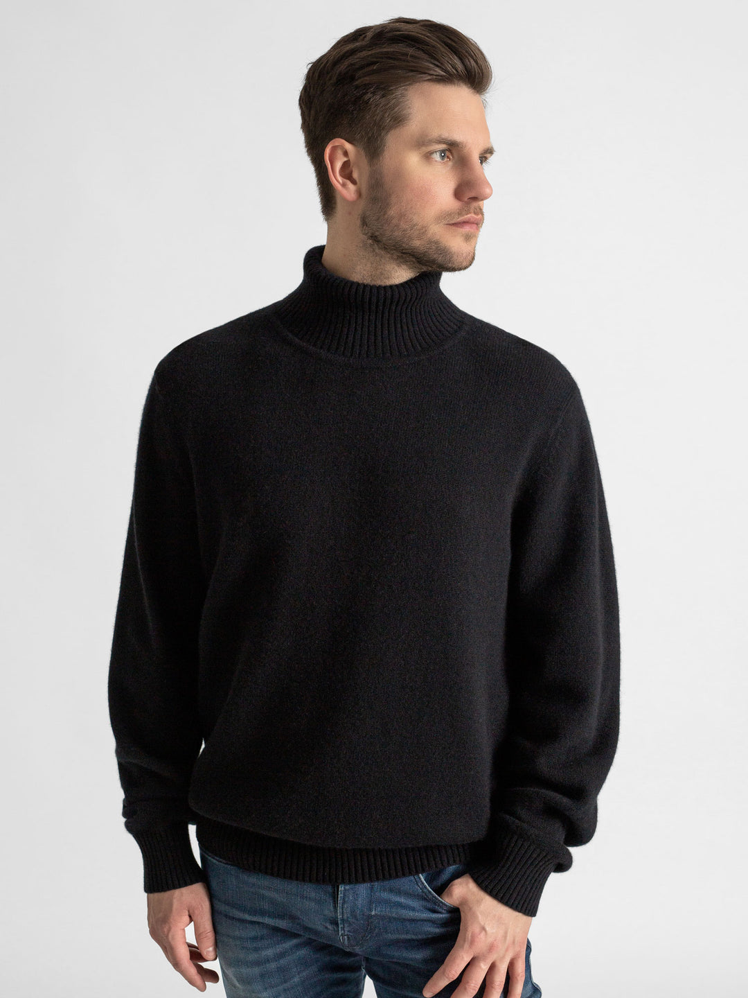 Turtle neck cashmere sweater. 100% cashmere. Scandinavian design. Color: Black