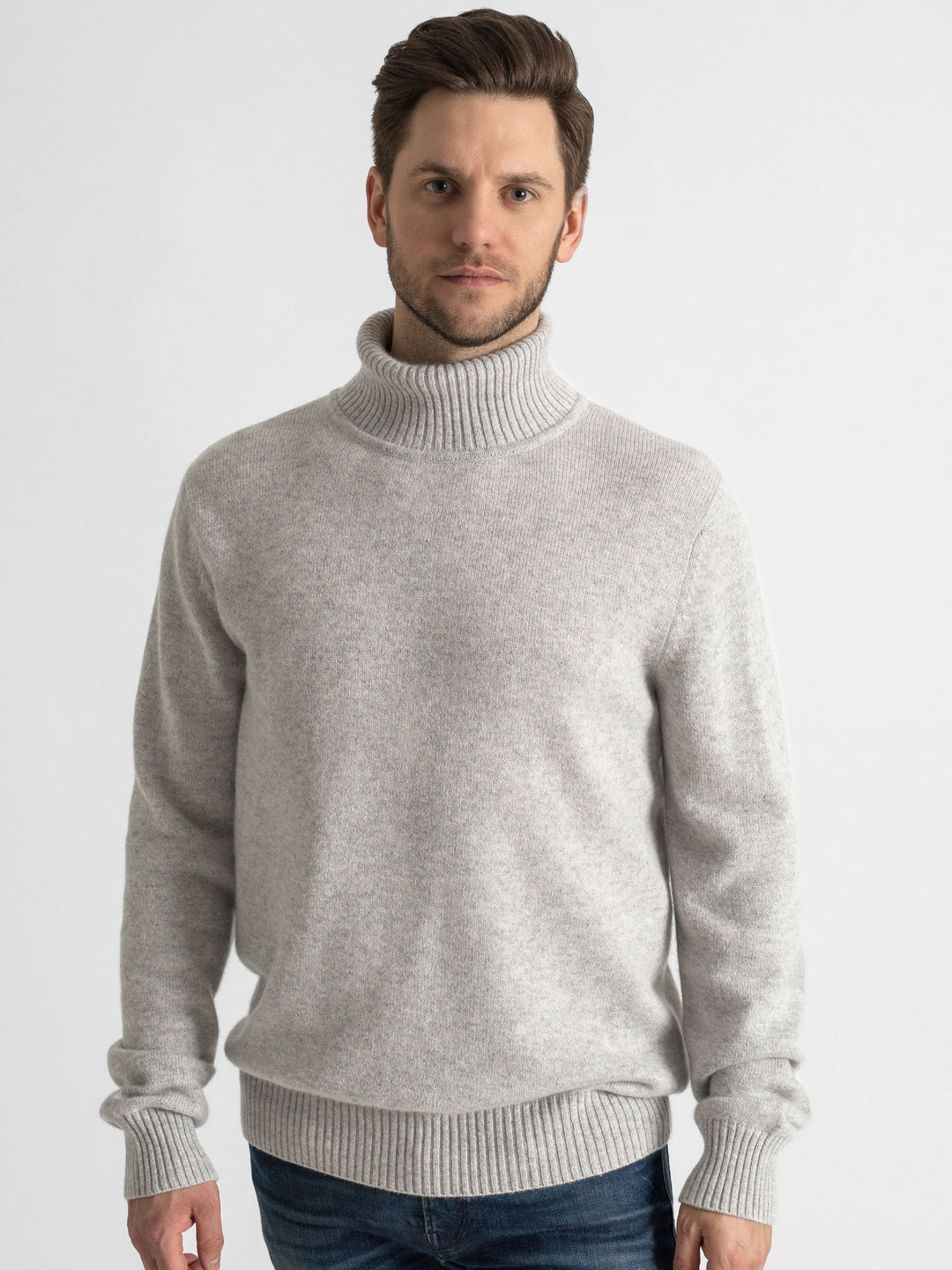 Turtle neck cashmere sweater. 100% cashmere. Scandinavian design. Color: Light grey