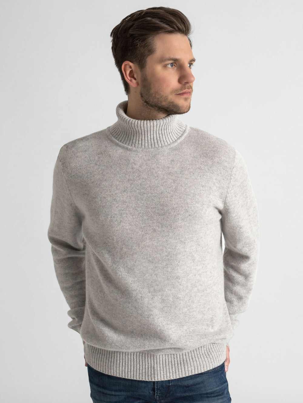 Turtle neck cashmere sweater. 100% cashmere. Scandinavian design. Color: Light grey