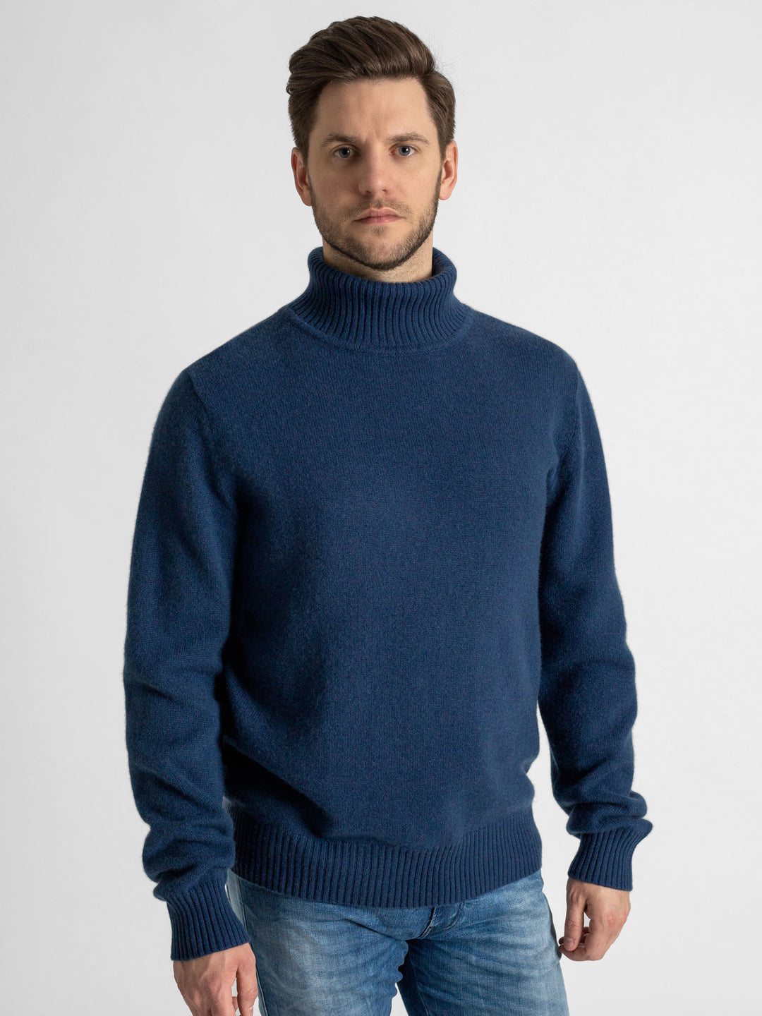 Turtle neck cashmere sweater. 100% cashmere. Scandinavian design. Color: Mountain blue