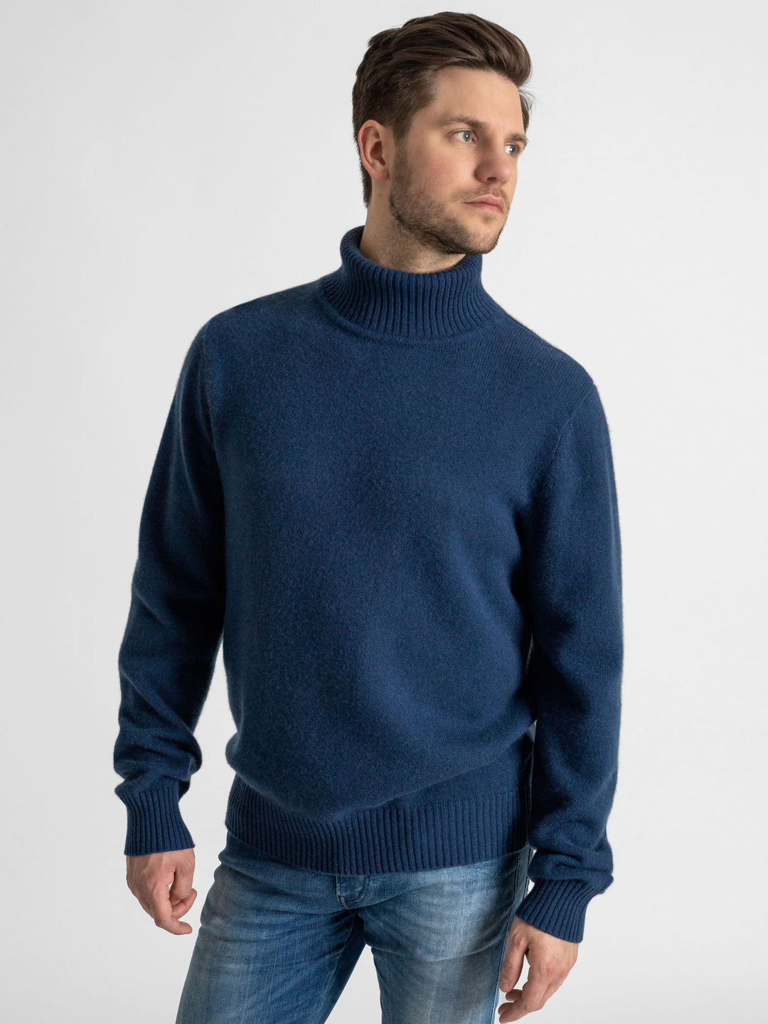 Turtle neck cashmere sweater. 100% cashmere. Scandinavian design. Color: Mountain blue