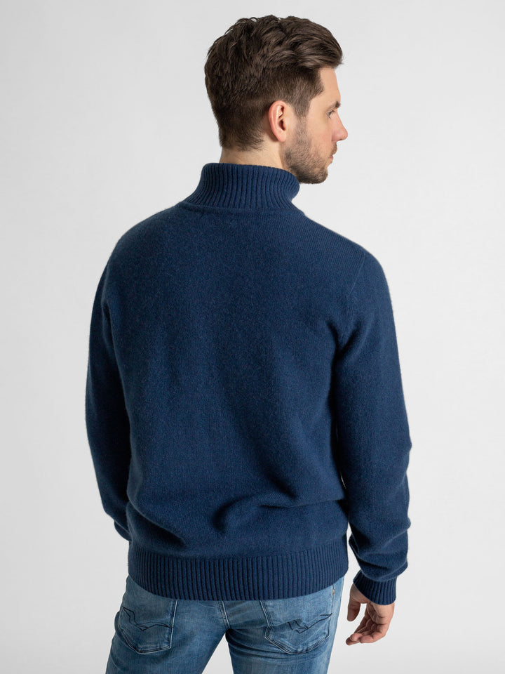 Turtle neck cashmere sweater. 100% cashmere. Scandinavian design. Color: Mountain blue