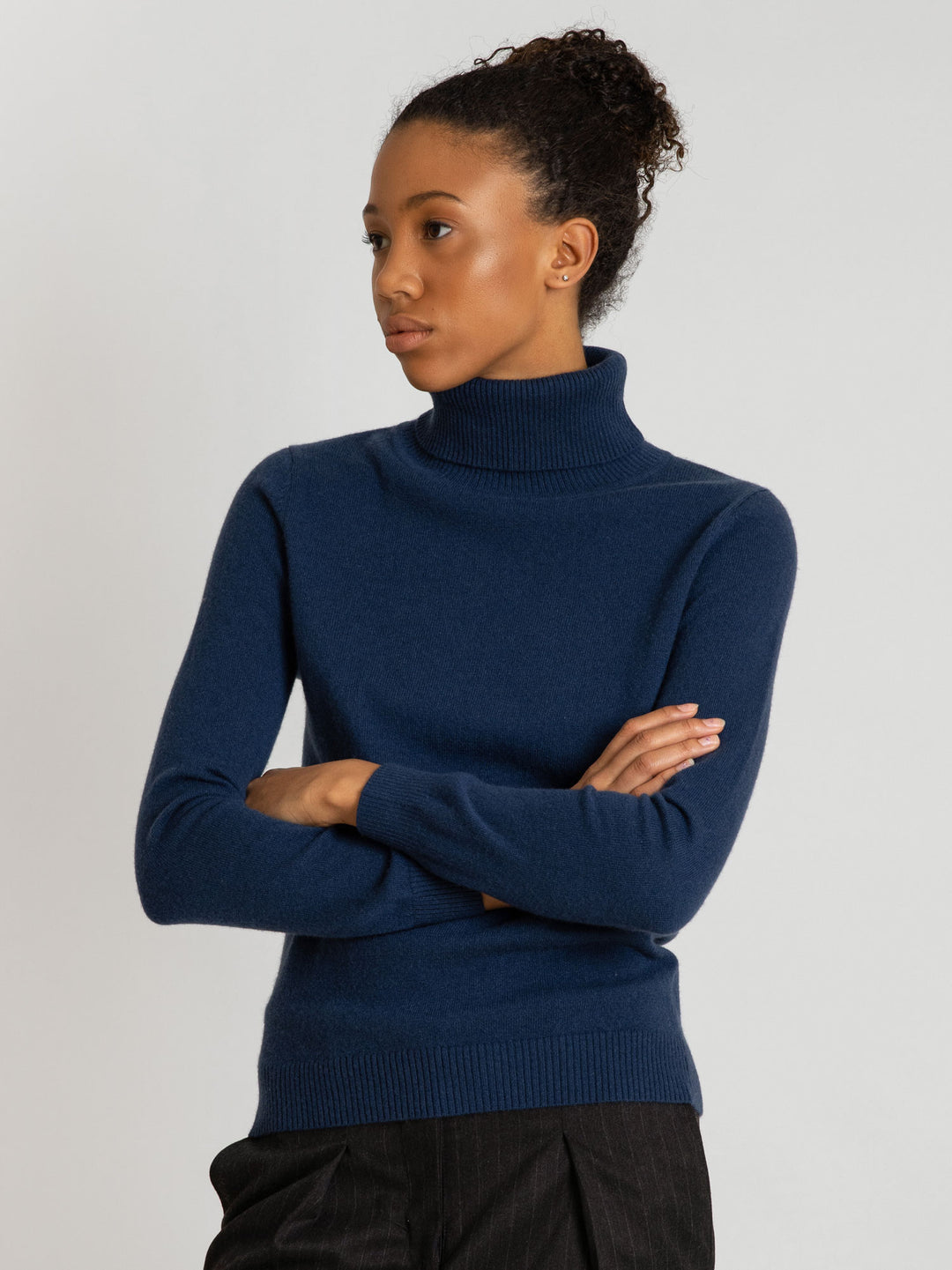 Turtleneck cashmere sweater, mountain blue color. 100% pure cashmere. Scandinavian design by KASHMINA of Norway.