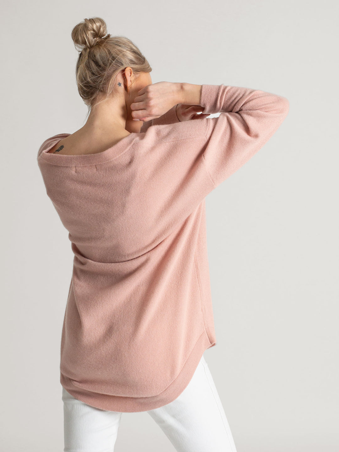 cashmere sweater Ida in 100% cashmere by Kashmina, rose glow color