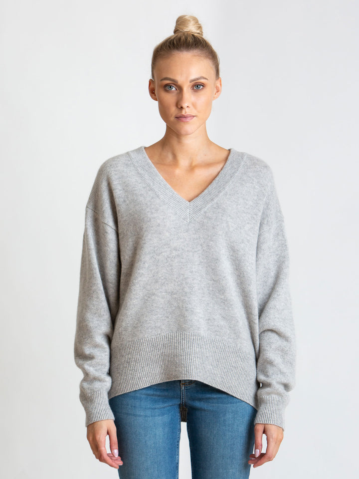 Luca cashmere sweater from Kashmina, 100% kashmir, light grey