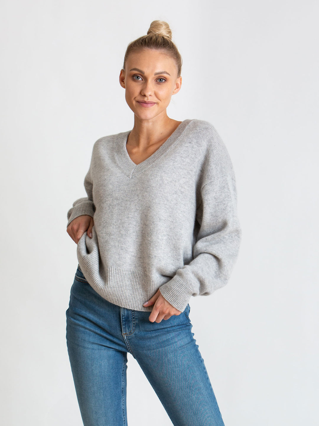 Luca cashmere sweater from Kashmina, 100% kashmir, light grey