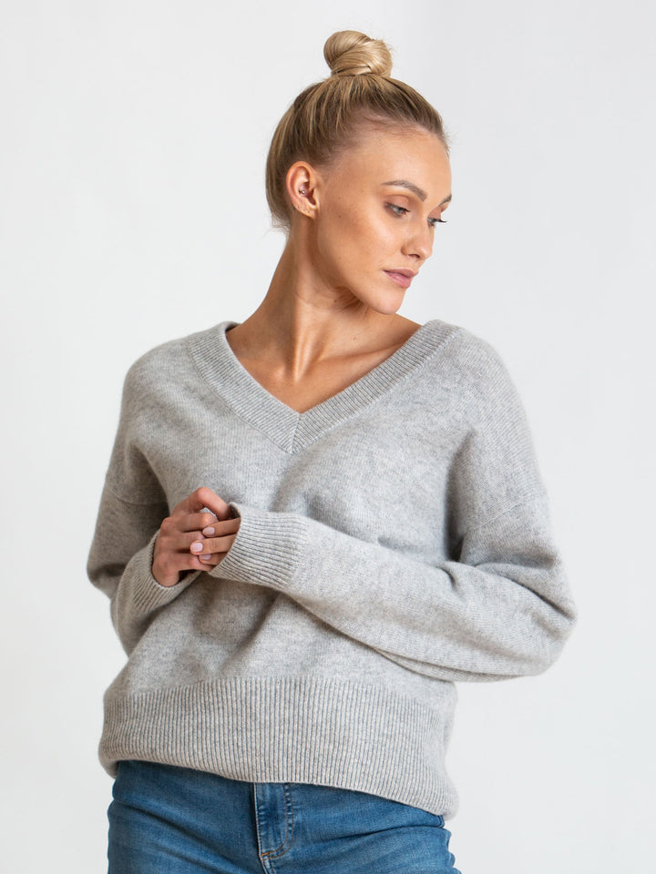 Luca cashmere sweater from Kashmina, 100% kashmir, light grey